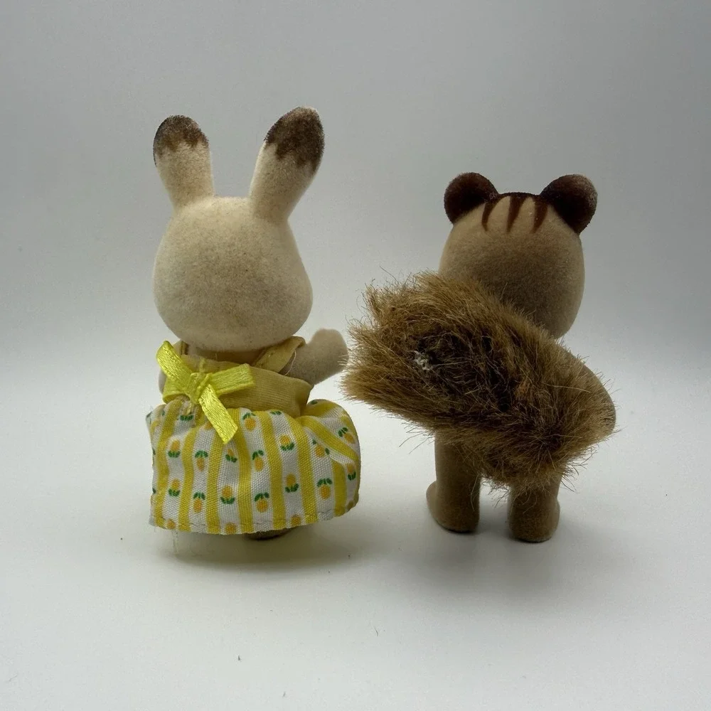 Calico Critters Chocolate Rabbit Sister & Walnut Squirrel Figure Sylvania Family